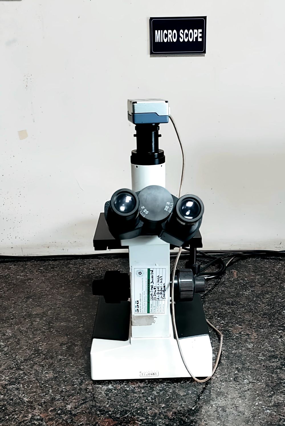 Metallurgical microscope for microstructure examination