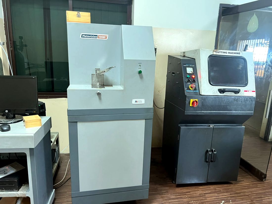Testing machine in the group laboratory